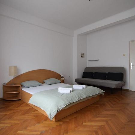 Appartement Resedinta Lui Calin - Downtown Park Cismigiu à Bucarest Extérieur photo