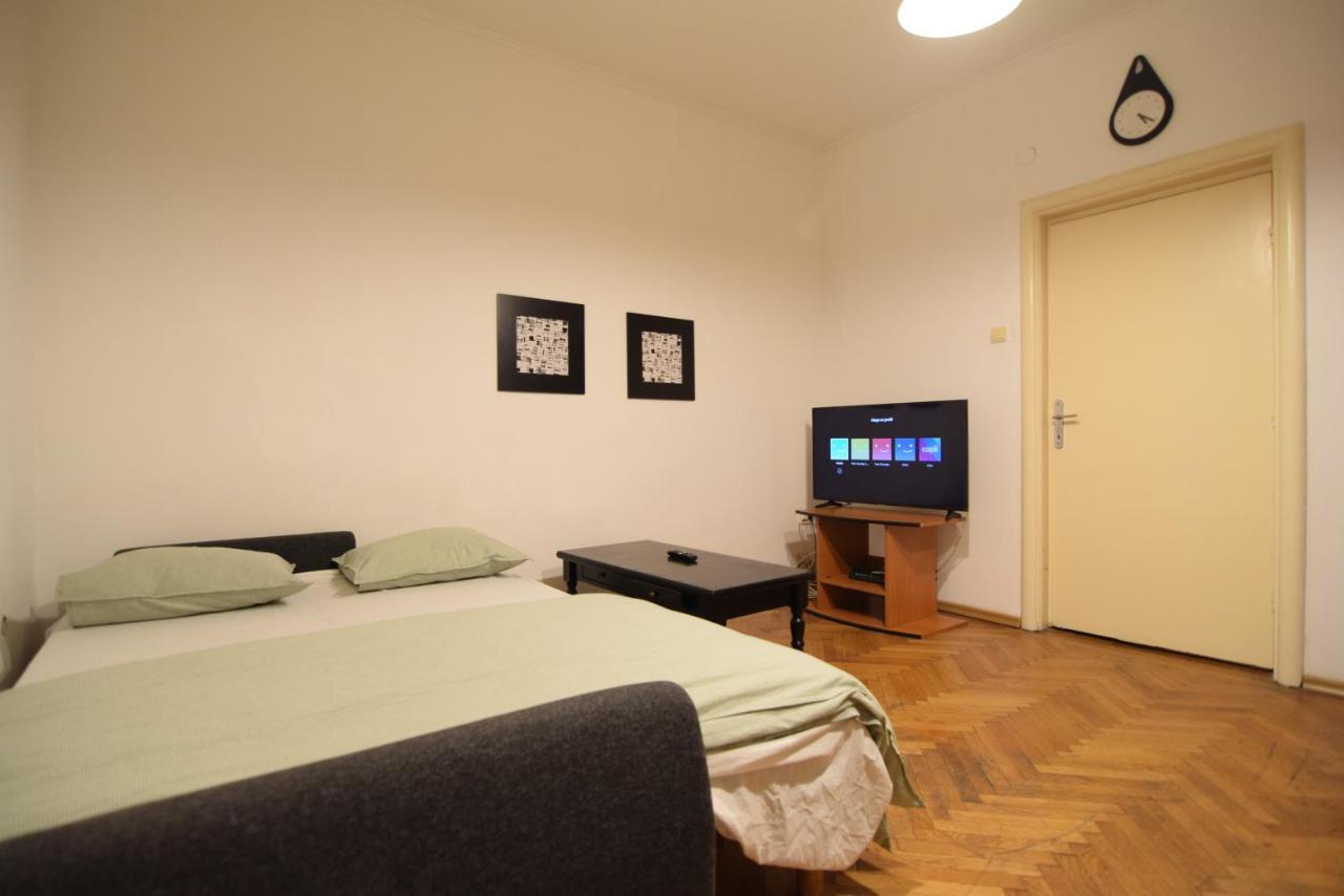 Appartement Resedinta Lui Calin - Downtown Park Cismigiu à Bucarest Extérieur photo